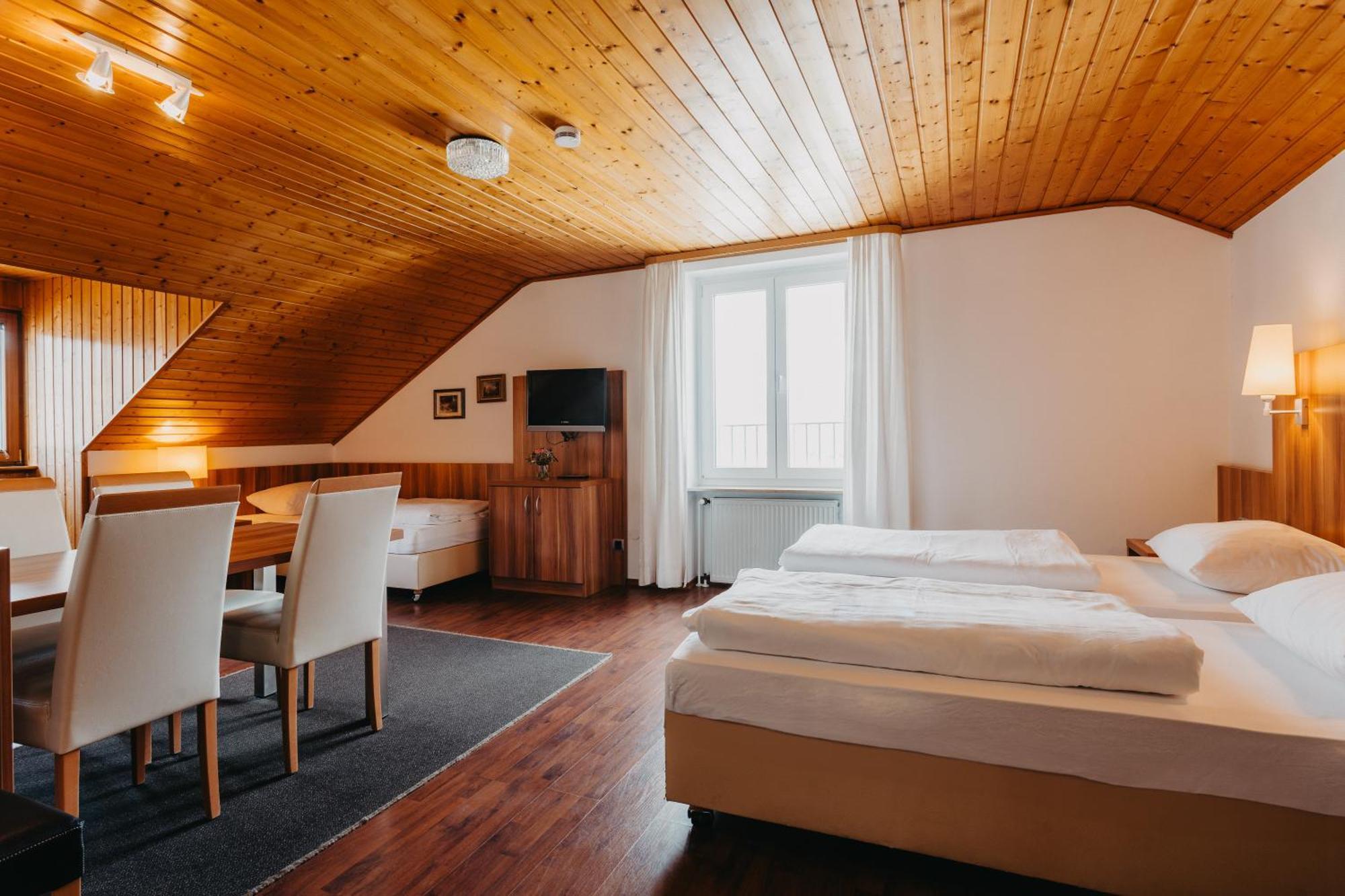 Hirschenwirt Hotel Eichstatt Luaran gambar