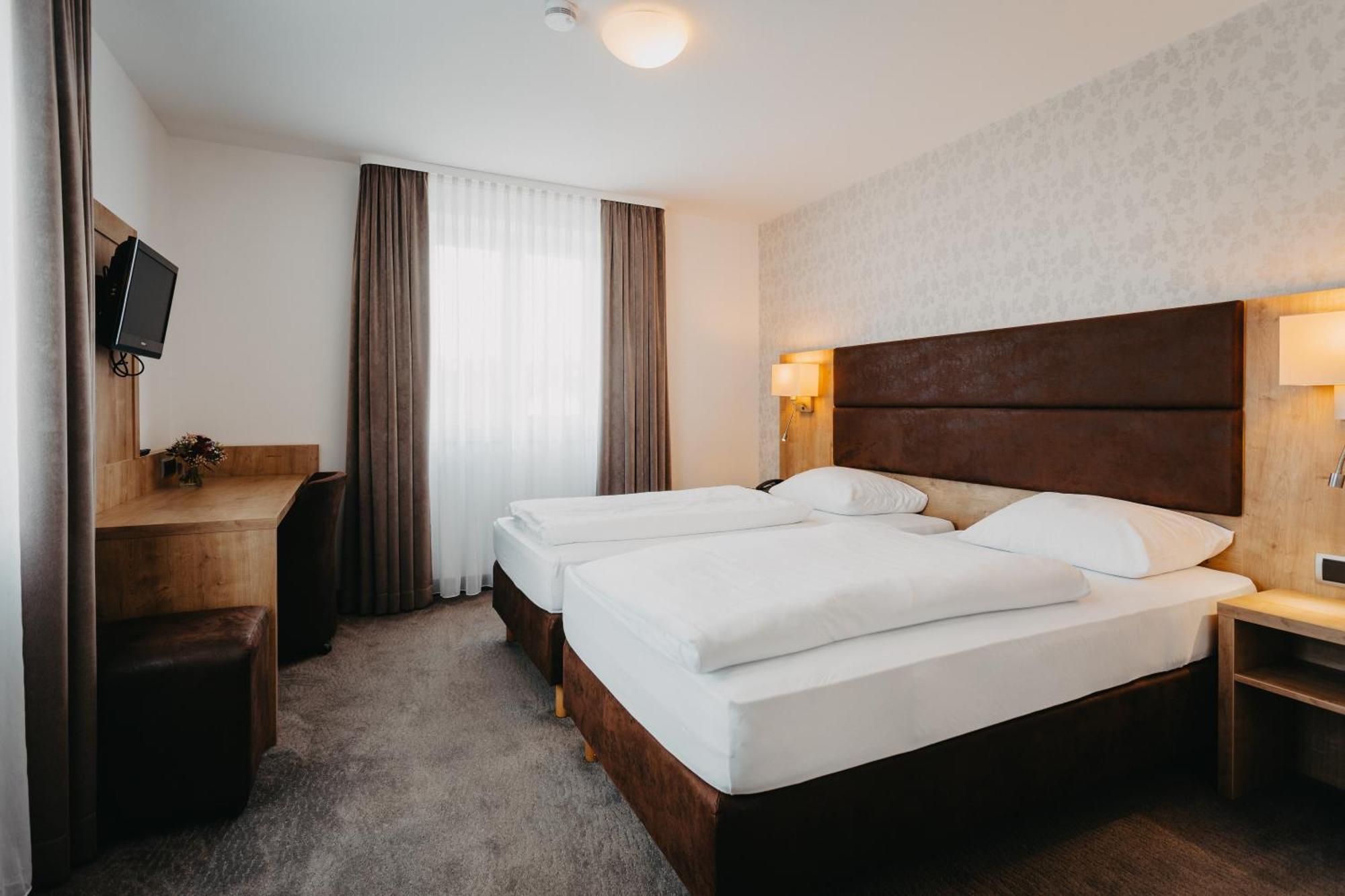 Hirschenwirt Hotel Eichstatt Luaran gambar