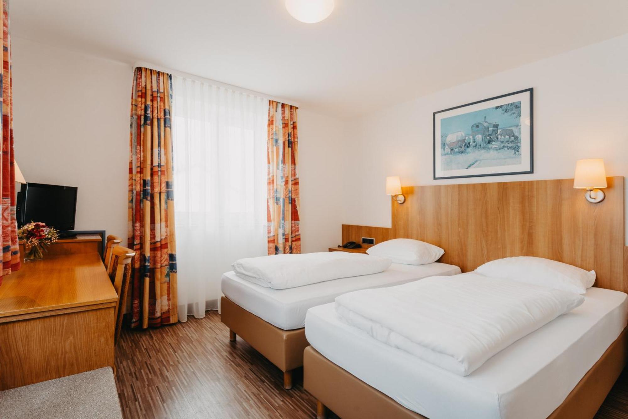 Hirschenwirt Hotel Eichstatt Luaran gambar